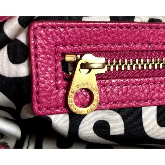 Marc by Marc Jacobs Vintage Fuchsia Pink Leather Spell Out Lining Crossbody Bag - Picture 14 of 16